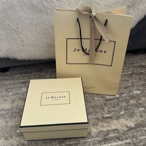 Jo Malone 8”x 8”Gift Box & Perper Bag Set